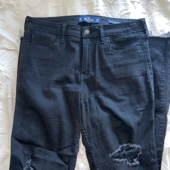 Hollister Black Ripped Skinny Jeans - Picture 2 of 3